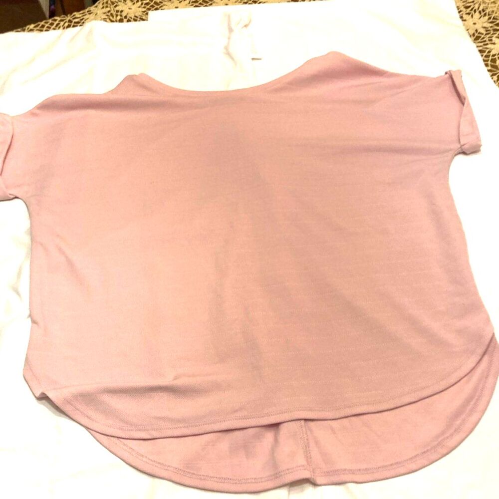 Xersion Girls Quick Dri Antimicrobial Cuffed Sleeve Curved Hem Athletic Top Pink